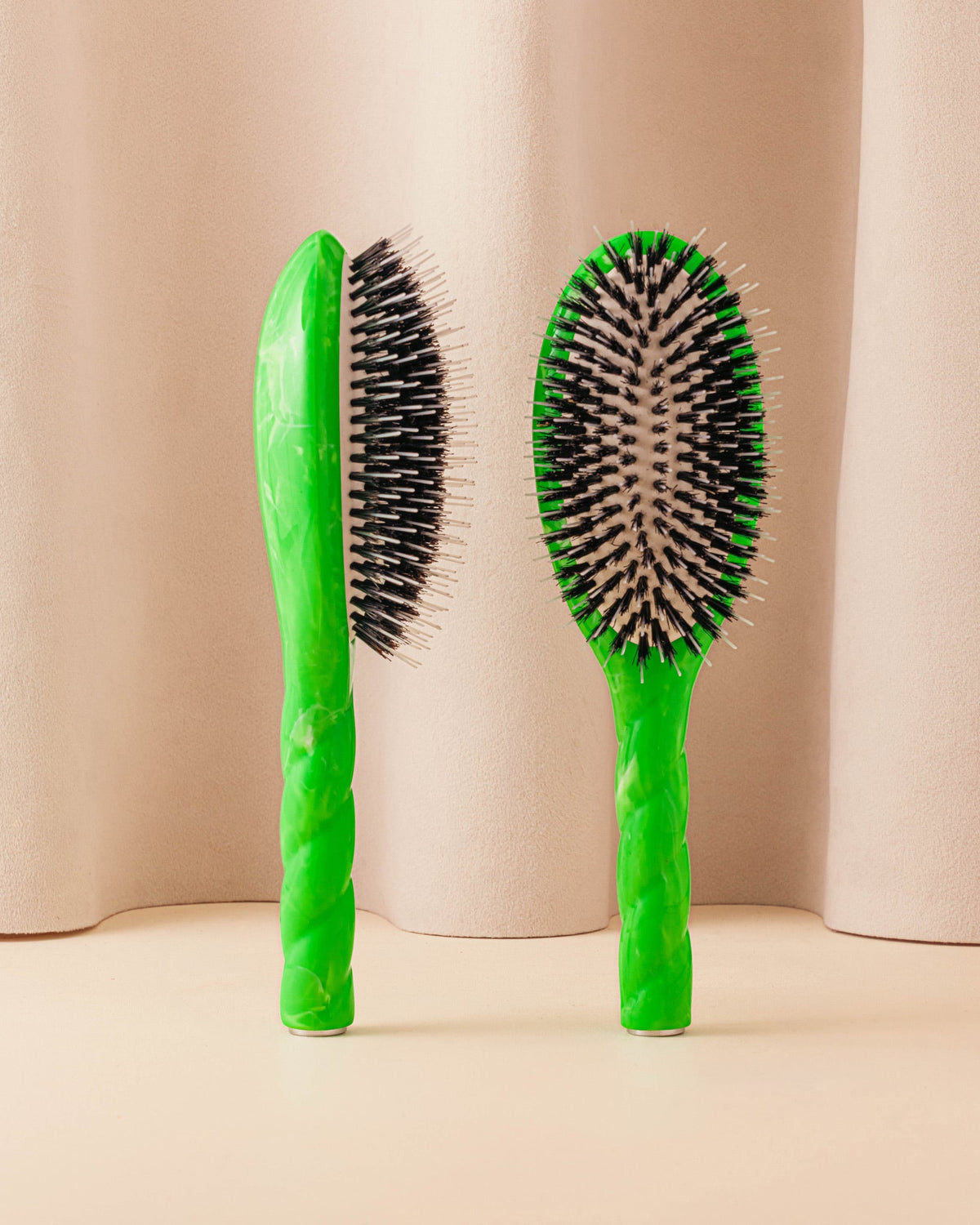 Roseanna x La Bonne Brosse N.02 La Brosse Démêlante & Soin l'Indispensable Tie & Dye Vert