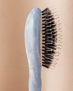 Roseanna x La Bonne Brosse N.03 La Petite Brosse Cuir Chevelu Sensible l'Indispensable Douceur Tie & Dye Bleu