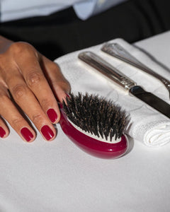 N.01 La Petite Brosse Brillance & Soin l'Universelle Rouge Cerise