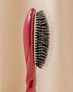 N.03 La Brosse Cuir Chevelu Sensible l'Indispensable Douceur Rouge Cerise