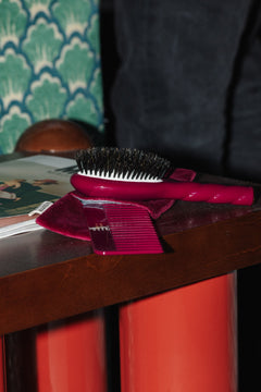 N.01 La Petite Brosse Brillance & Soin l'Universelle Rouge Cerise