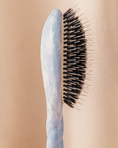 Roseanna x La Bonne Brosse N.02 La Brosse Démêlante & Soin l'Indispensable Tie & Dye Bleu