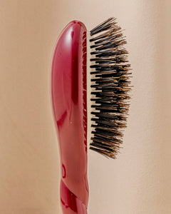 N.01 La Petite Brosse Brillance & Soin l'Universelle Rouge Cerise