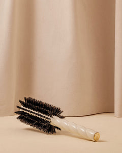 N.08 La Brosse Ronde Brushing Longueur & Mouvement Blanc Crème